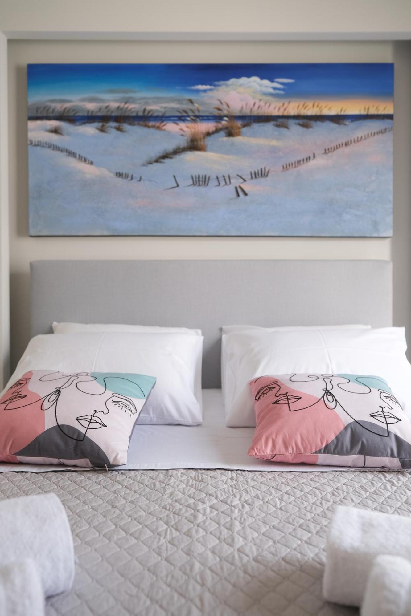 Rhodes Retreat: Modern Comfort In Serene Luxury Rhodes City Eksteriør bilde